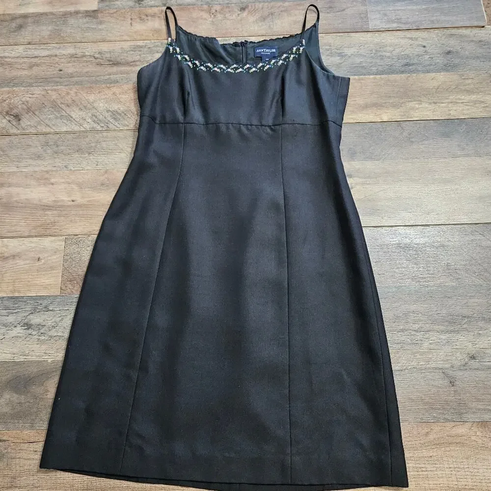 Ann Taylor Petites Black 100%‎ Silk Embroidered Floral Sheath Dress 6P LBD